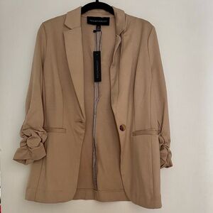 NWT Meg & Margot Classic Tan Blazer